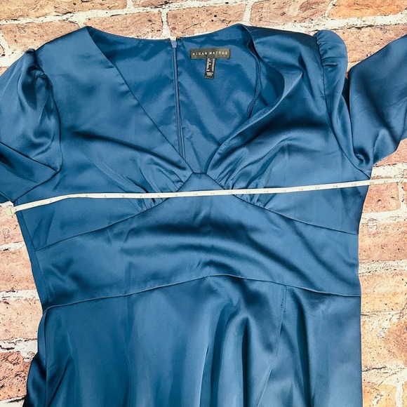 Aidan Mattox Teal Blue Satin V-Neck High-Low Midi Dress Bishop Sleeve Size 14 - Picture 11 of 16